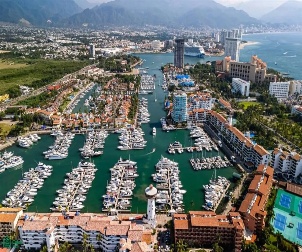 Casa En Venta,Marina Vallarta,Av Paseo de la Marina 161-sur 214, Puerto Vallarta, Jalisco 48354, 2 Habitaciones,2 Baños,Av Paseo de la Marina 161-sur,3,MX251068280