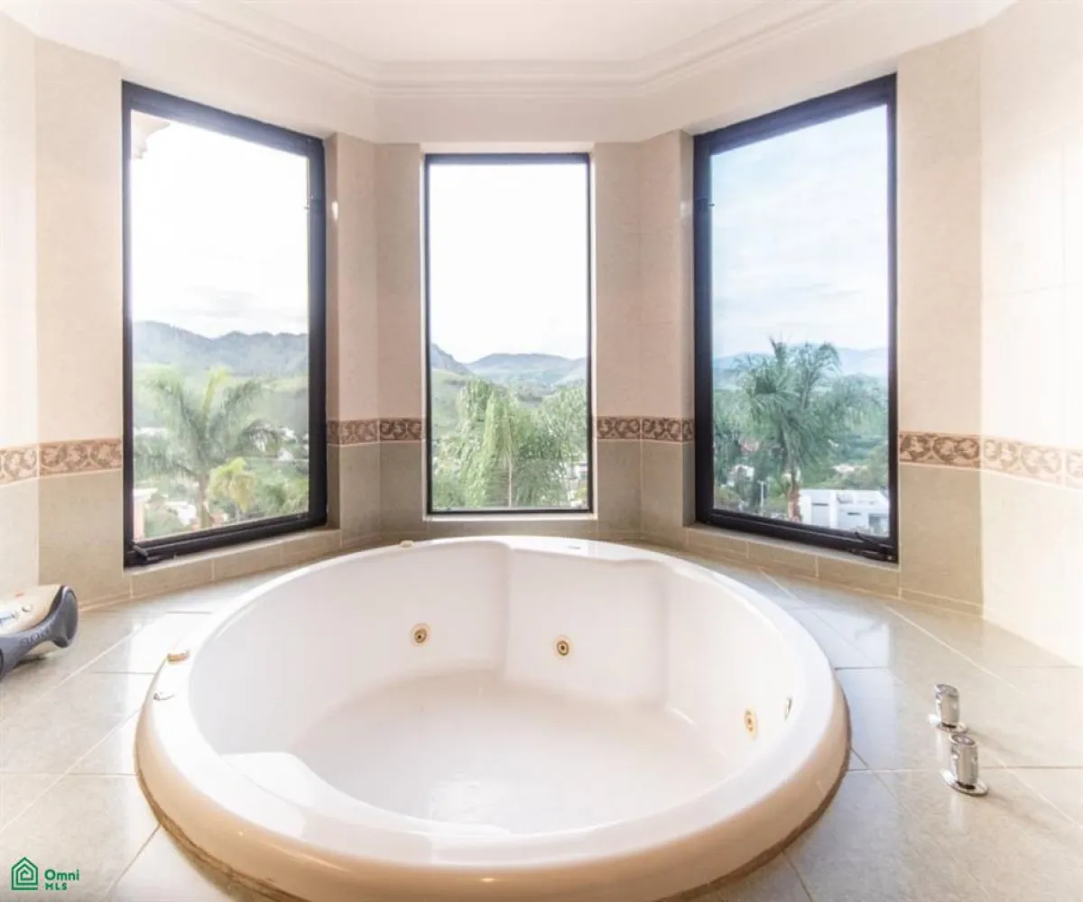 Casa En Venta,Bosques de San Isidro (Las Cañadas),Bosque de la alameda 456, Zapopan, Jalisco 45133, 3 Habitaciones,3 Baños,Bosque de la alameda,3,MX261068263