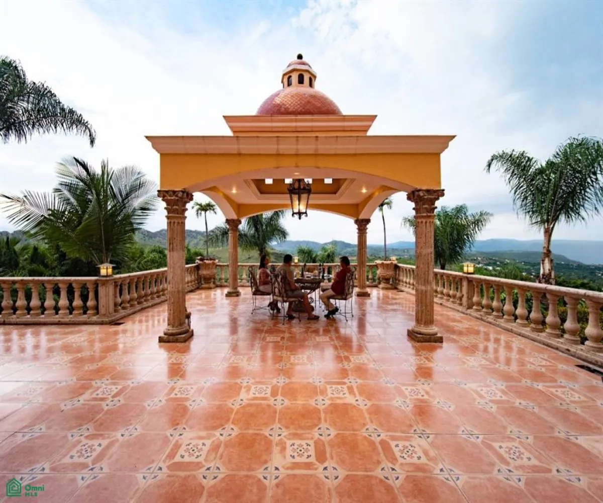 Casa En Venta,Bosques de San Isidro (Las Cañadas),Bosque de la alameda 456, Zapopan, Jalisco 45133, 3 Habitaciones,3 Baños,Bosque de la alameda,3,MX261068263