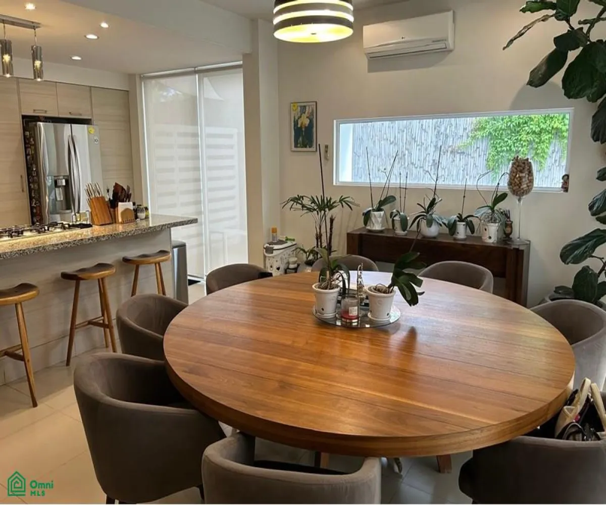 Casa En Venta,Solares Residencial,Paseo la Luna 300, Zapopan, Jalisco 45019, 4 Habitaciones,4 Baños,Paseo la Luna,2,MX261068387