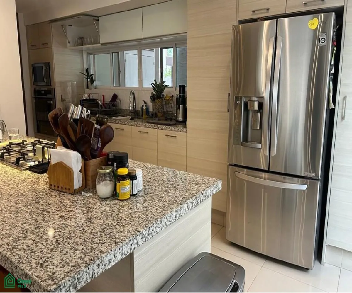 Casa En Venta,Solares Residencial,Paseo la Luna 300, Zapopan, Jalisco 45019, 4 Habitaciones,4 Baños,Paseo la Luna,2,MX261068387