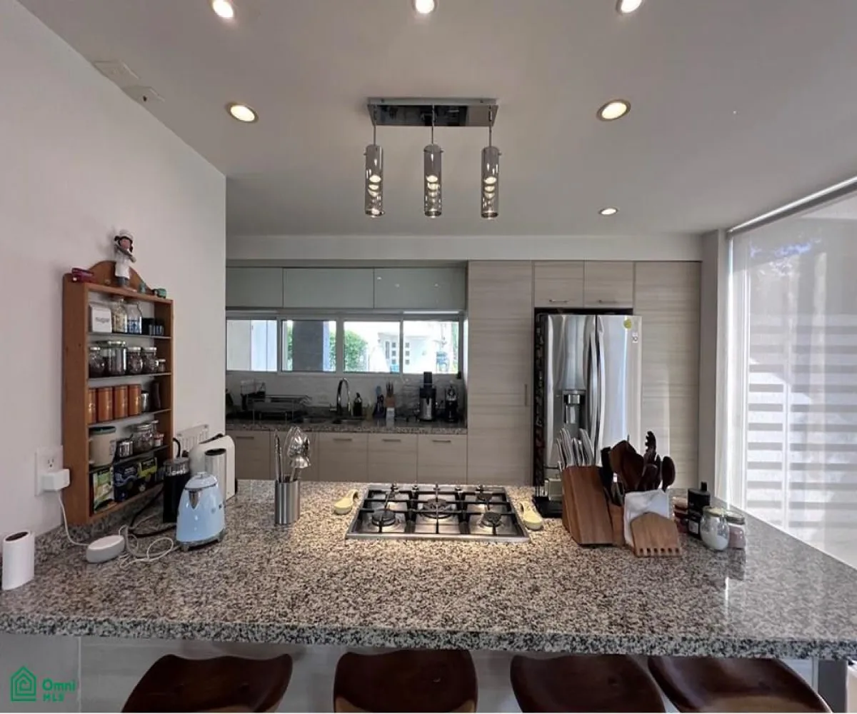 Casa En Venta,Solares Residencial,Paseo la Luna 300, Zapopan, Jalisco 45019, 4 Habitaciones,4 Baños,Paseo la Luna,2,MX261068387