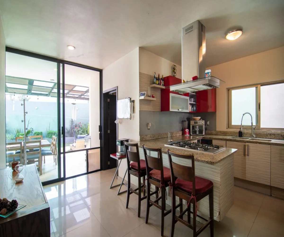 Casa En Venta,Jardines Vallarta,Víctor Hugo 128, Zapopan, Jalisco 45027, 3 Habitaciones,3 Baños,Víctor Hugo,2,pzcFld0