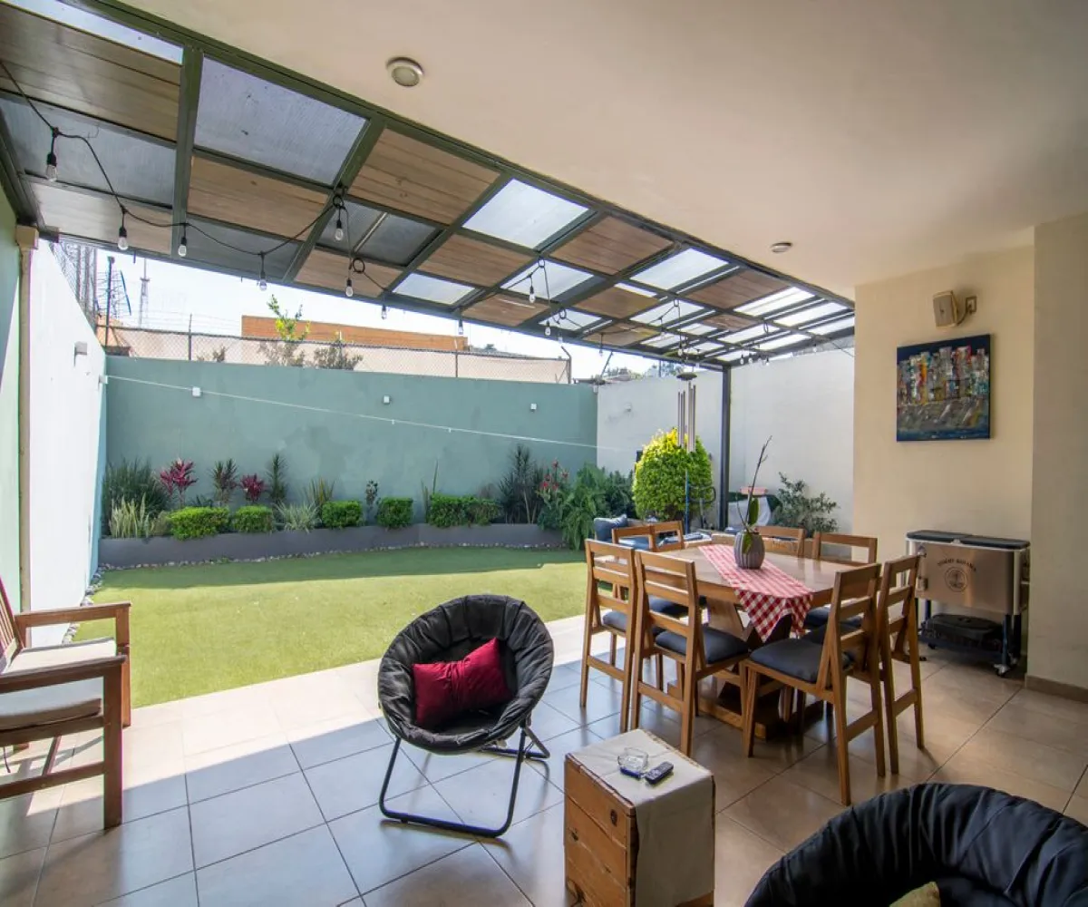 Casa En Venta,Jardines Vallarta,Víctor Hugo 128, Zapopan, Jalisco 45027, 3 Habitaciones,3 Baños,Víctor Hugo,2,pzcFld0