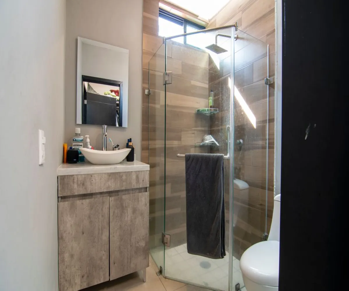 Casa En Venta,Jardines Vallarta,Víctor Hugo 128, Zapopan, Jalisco 45027, 3 Habitaciones,3 Baños,Víctor Hugo,2,pzcFld0