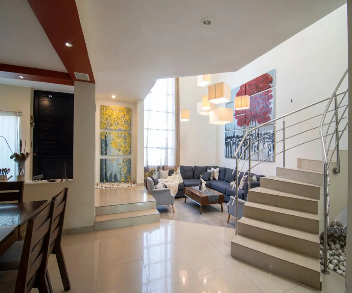 Casa En Venta,Jardines Vallarta,Víctor Hugo 128, Zapopan, Jalisco 45027, 3 Habitaciones,3 Baños,Víctor Hugo,2,pzcFld0