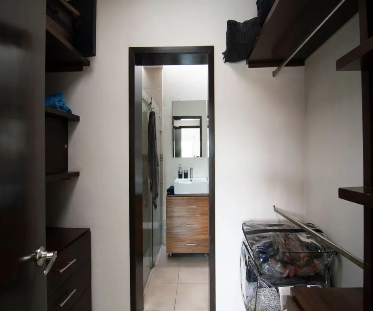 Casa En Venta,Jardines Vallarta,Víctor Hugo 128, Zapopan, Jalisco 45027, 3 Habitaciones,3 Baños,Víctor Hugo,2,pzcFld0