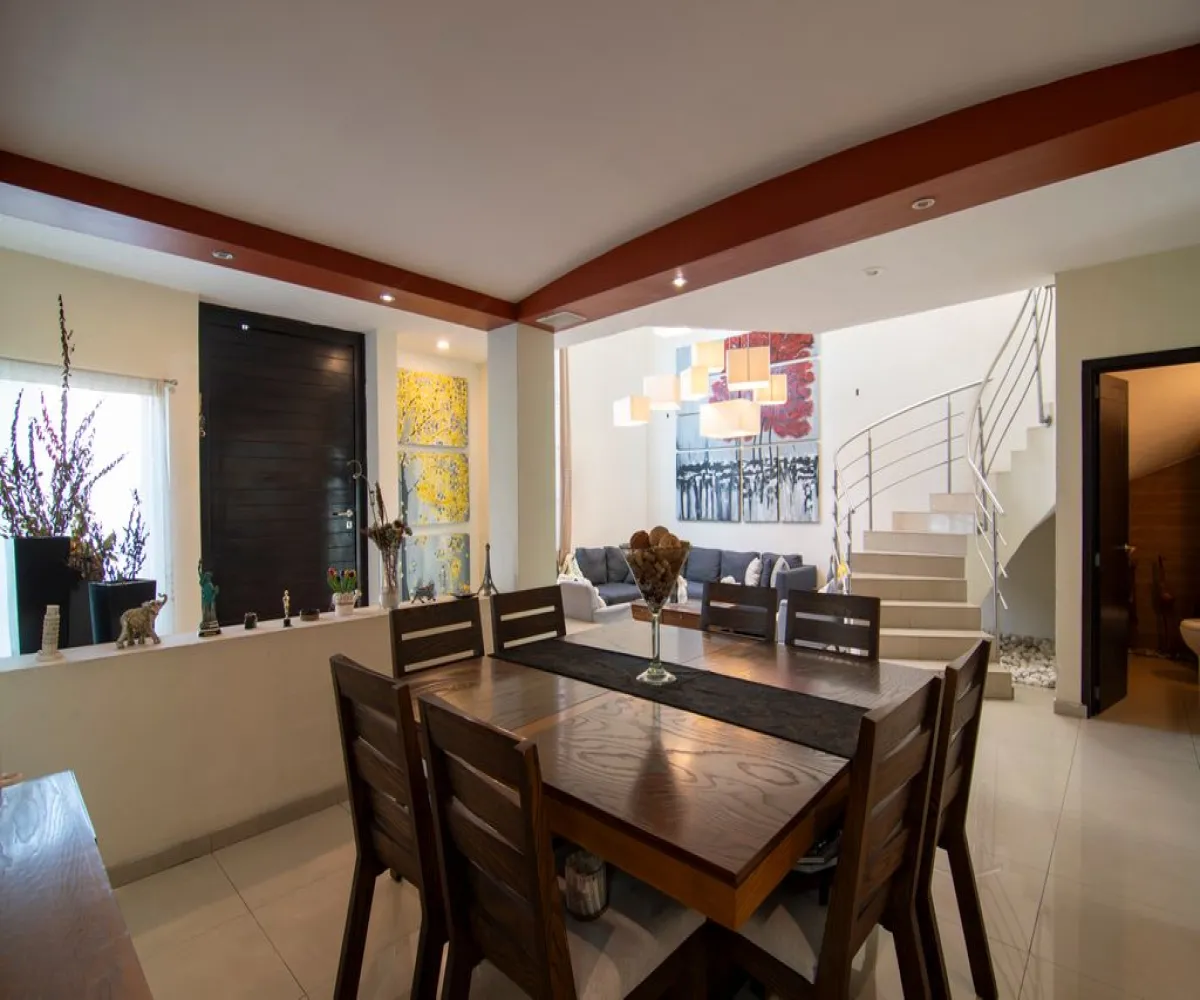 Casa En Venta,Jardines Vallarta,Víctor Hugo 128, Zapopan, Jalisco 45027, 3 Habitaciones,3 Baños,Víctor Hugo,2,pzcFld0