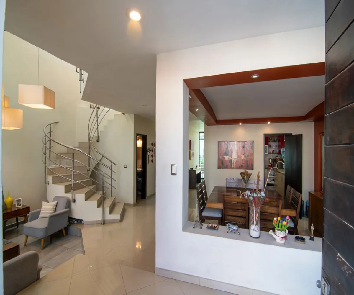 Casa En Venta,Jardines Vallarta,Víctor Hugo 128, Zapopan, Jalisco 45027, 3 Habitaciones,3 Baños,Víctor Hugo,2,pzcFld0