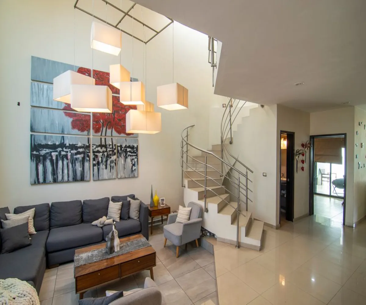 Casa En Venta,Jardines Vallarta,Víctor Hugo 128, Zapopan, Jalisco 45027, 3 Habitaciones,3 Baños,Víctor Hugo,2,pzcFld0