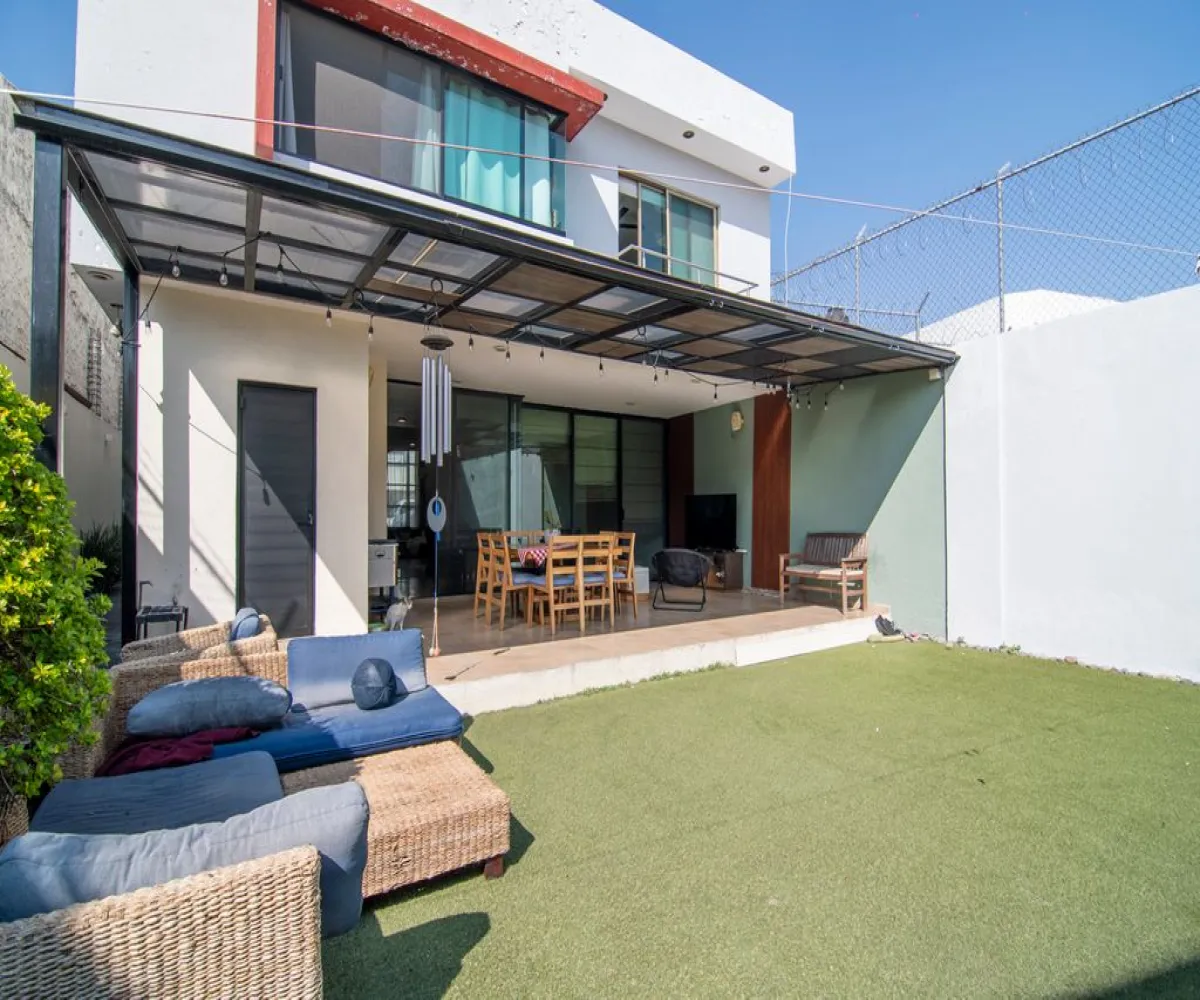 Casa En Venta,Jardines Vallarta,Víctor Hugo 128, Zapopan, Jalisco 45027, 3 Habitaciones,3 Baños,Víctor Hugo,2,pzcFld0