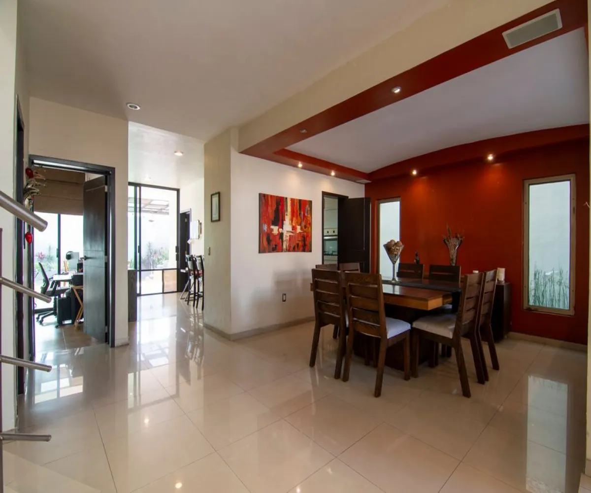 Casa En Venta,Jardines Vallarta,Víctor Hugo 128, Zapopan, Jalisco 45027, 3 Habitaciones,3 Baños,Víctor Hugo,2,pzcFld0