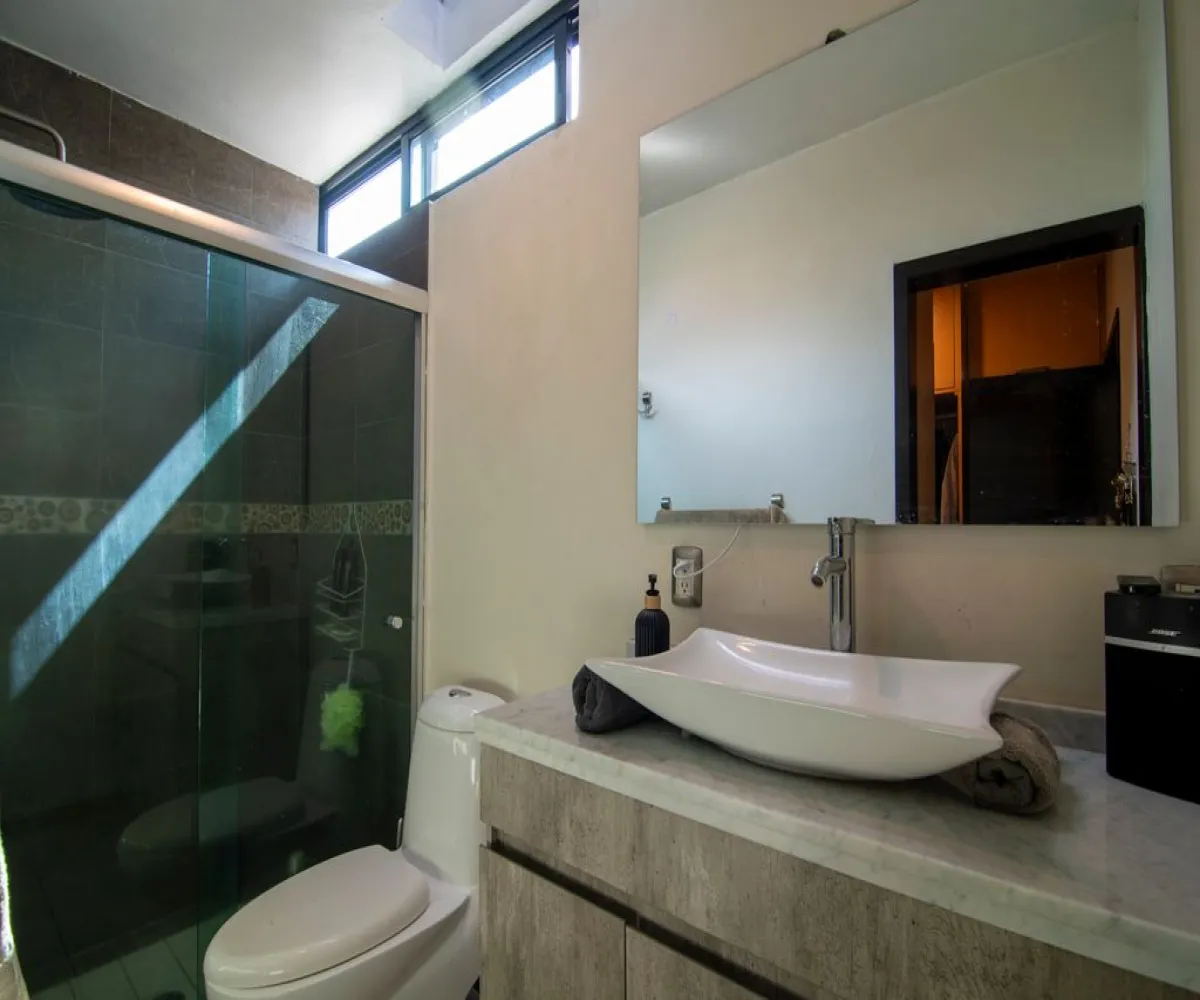 Casa En Venta,Jardines Vallarta,Víctor Hugo 128, Zapopan, Jalisco 45027, 3 Habitaciones,3 Baños,Víctor Hugo,2,pzcFld0