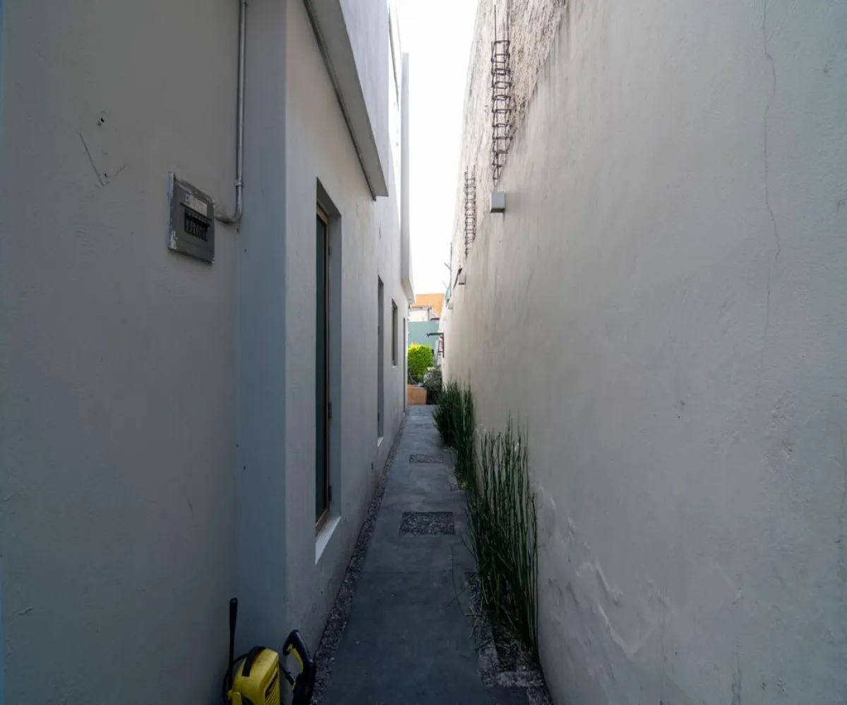 Casa En Venta,Jardines Vallarta,Víctor Hugo 128, Zapopan, Jalisco 45027, 3 Habitaciones,3 Baños,Víctor Hugo,2,pzcFld0