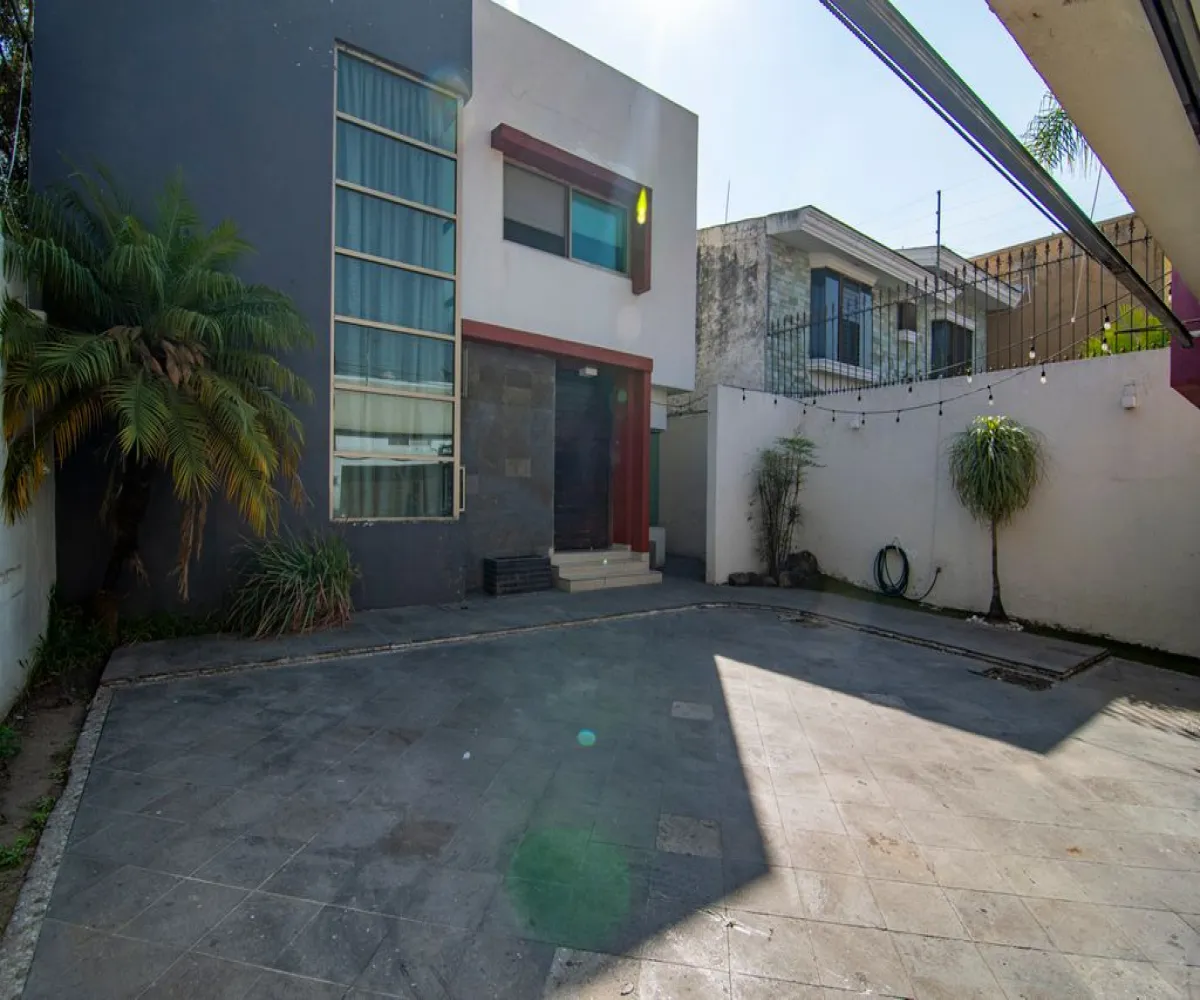 Casa En Venta,Jardines Vallarta,Víctor Hugo 128, Zapopan, Jalisco 45027, 3 Habitaciones,3 Baños,Víctor Hugo,2,pzcFld0
