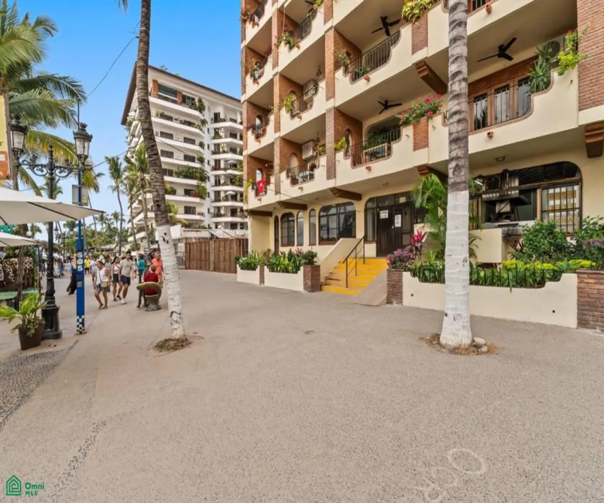 Local En Venta,Emiliano Zapata,LAZARO CARDENAS 155 5, Puerto Vallarta, Jalisco 48380,LAZARO CARDENAS,3,MX251069690