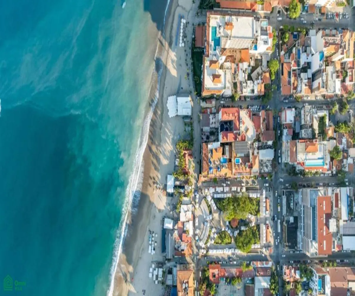 Local En Venta,Emiliano Zapata,LAZARO CARDENAS 155 5, Puerto Vallarta, Jalisco 48380,LAZARO CARDENAS,3,MX251069690