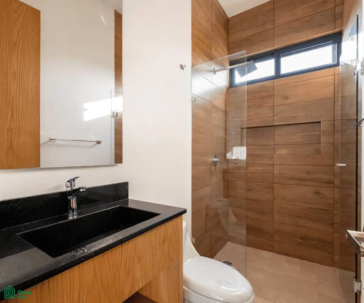 Casa En Venta,Chapala Centro,Paseo del Lago 32, Chapala, Jalisco 45900, 4 Habitaciones,4 Baños,Paseo del Lago,2,MX261069258