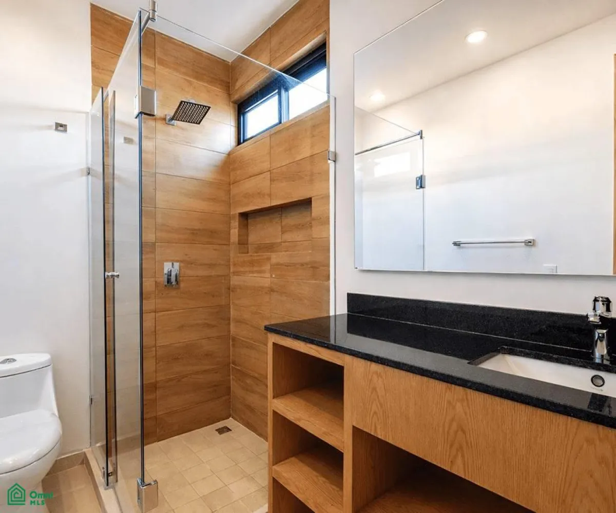 Casa En Venta,Chapala Centro,Paseo del Lago 32, Chapala, Jalisco 45900, 4 Habitaciones,4 Baños,Paseo del Lago,2,MX261069258