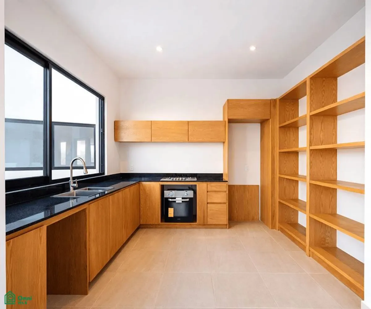 Casa En Venta,Chapala Centro,Paseo del Lago 32, Chapala, Jalisco 45900, 4 Habitaciones,4 Baños,Paseo del Lago,2,MX261069258