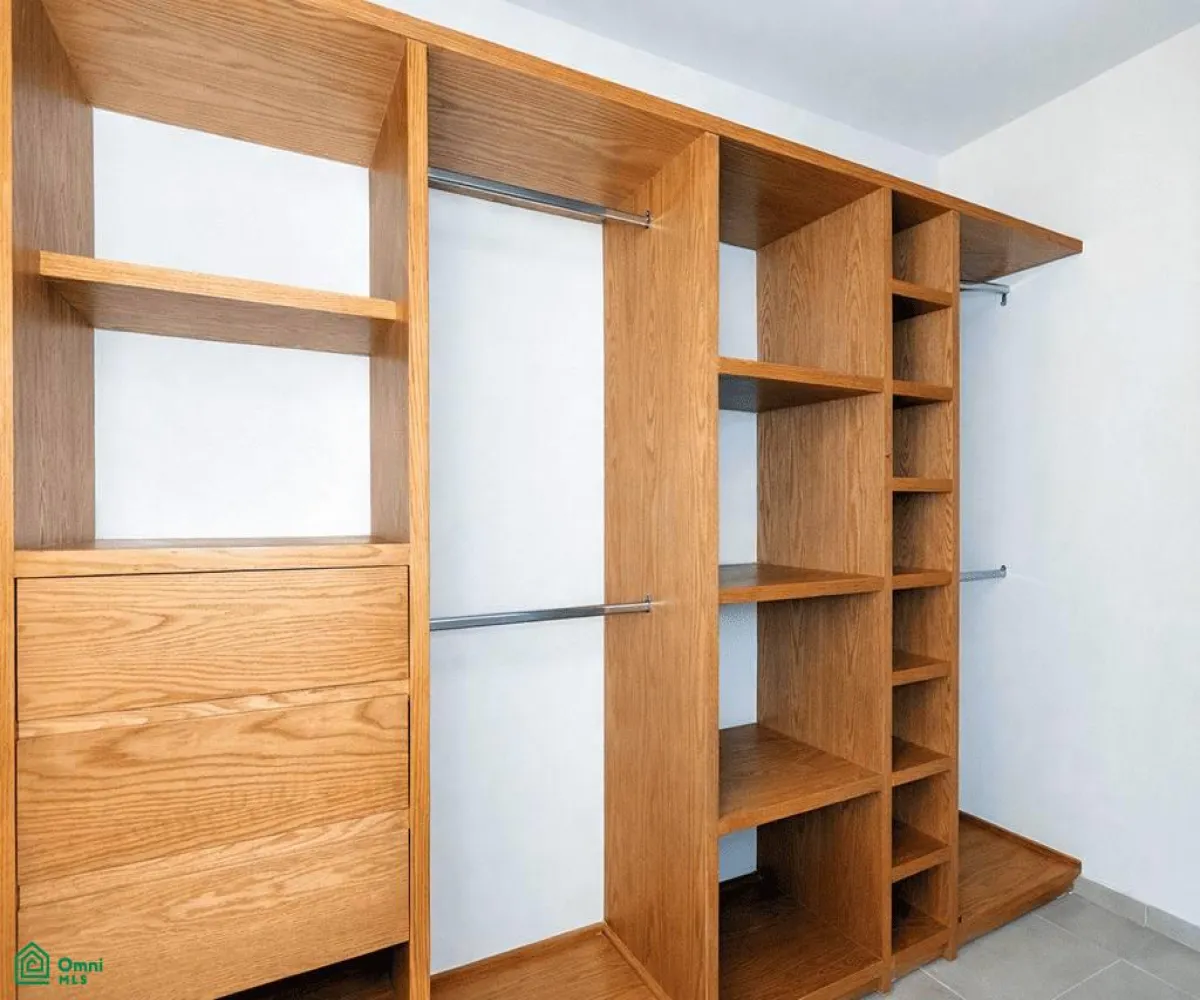 Casa En Venta,Chapala Centro,Paseo del Lago 32, Chapala, Jalisco 45900, 4 Habitaciones,4 Baños,Paseo del Lago,2,MX261069258