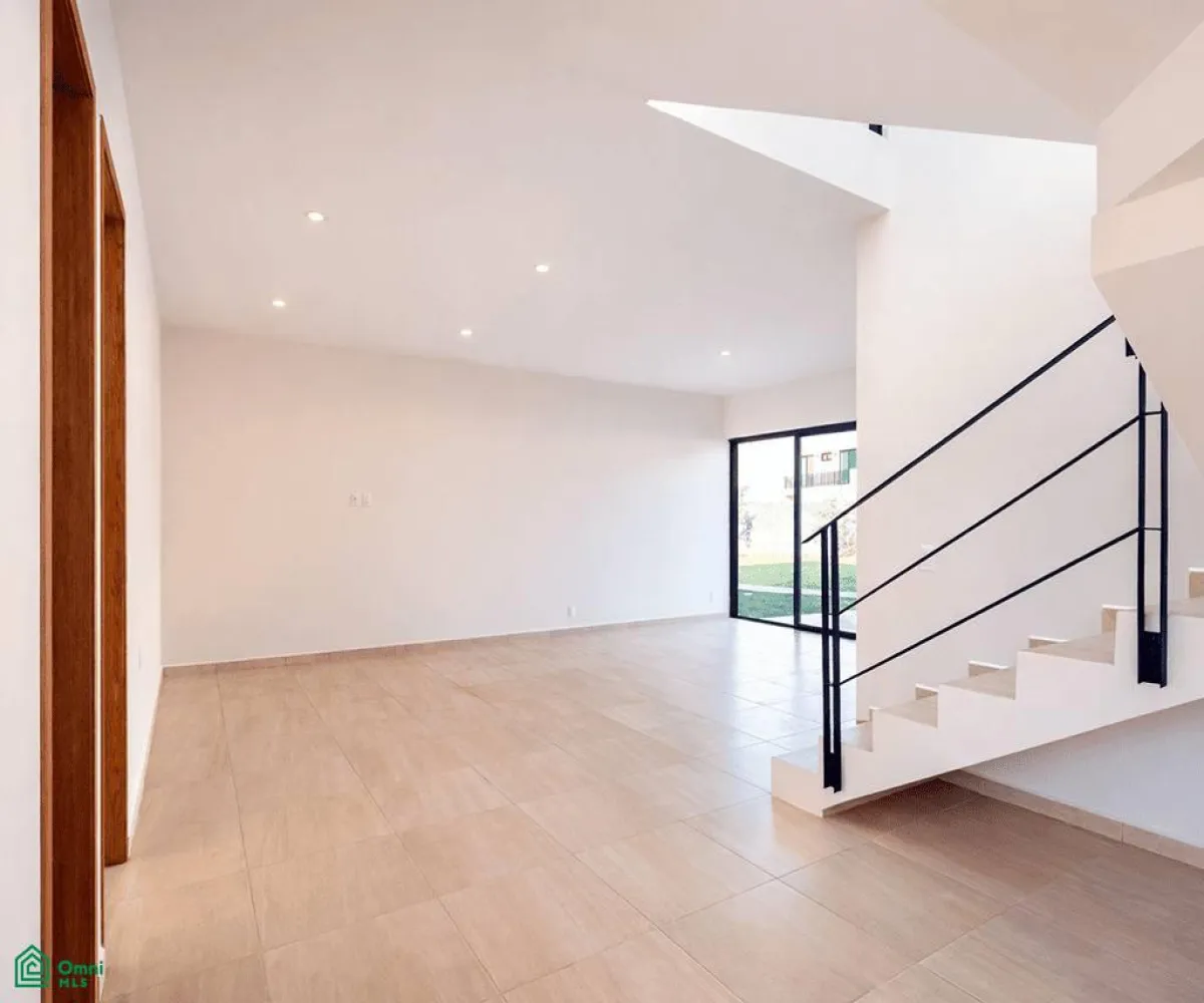 Casa En Venta,Chapala Centro,Paseo del Lago 32, Int. 8, Chapala, Jalisco 45900, 3 Habitaciones,4 Baños,Paseo del Lago,2,MX261069280