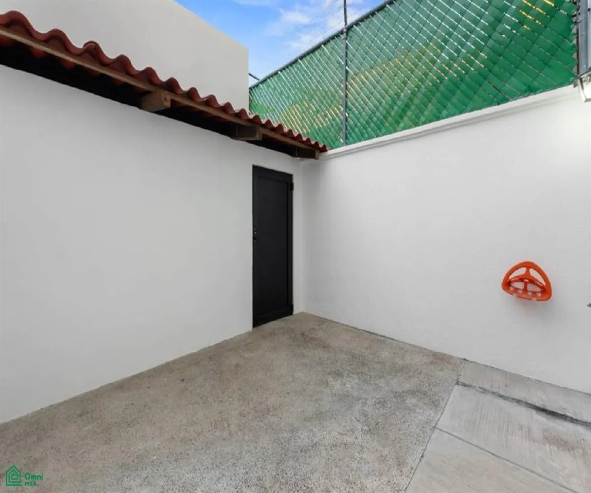 Casa En Venta,Las Aralias,Golondrina 105, Puerto Vallarta, Jalisco 48328, 2 Habitaciones,1 Baño,Golondrina,2,MX261070069