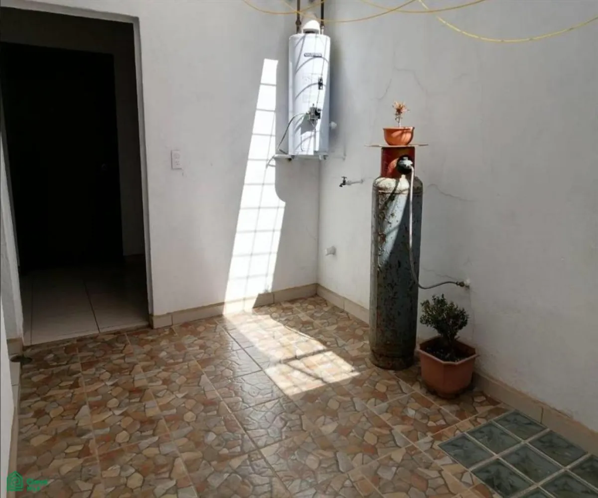 Casa En Venta,Las Bóvedas,Girasoles 127, Zapopan, Jalisco 45130, 6 Habitaciones,2 Baños,Girasoles,2,MX261070368
