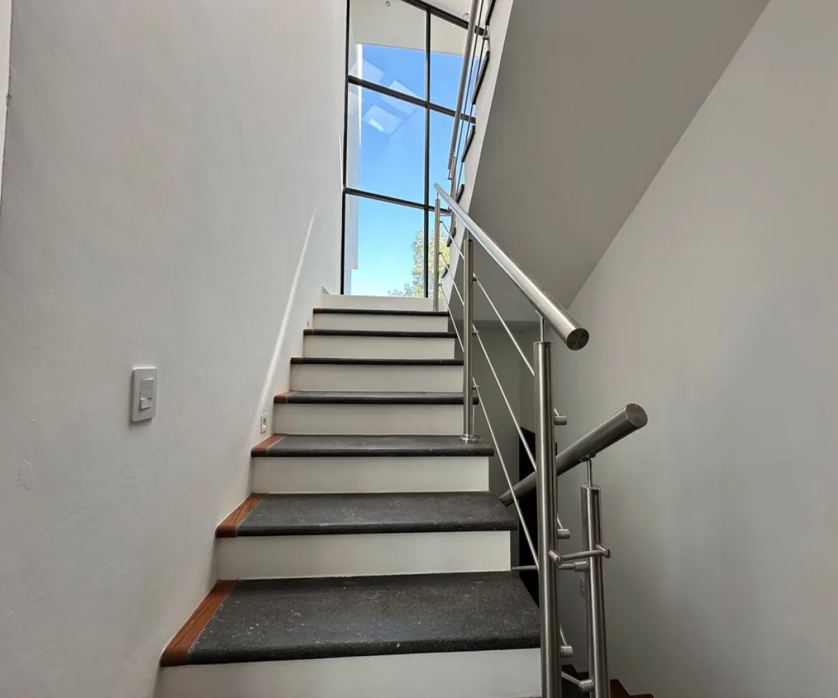 Casa En Renta,El Alcázar (Casa Fuerte),Av. Casa Fuerte 83 24, Tlajomulco de Zúñiga, Jalisco 45645, 3 Habitaciones,2 Baños,Av. Casa Fuerte,2,pPNTh4J