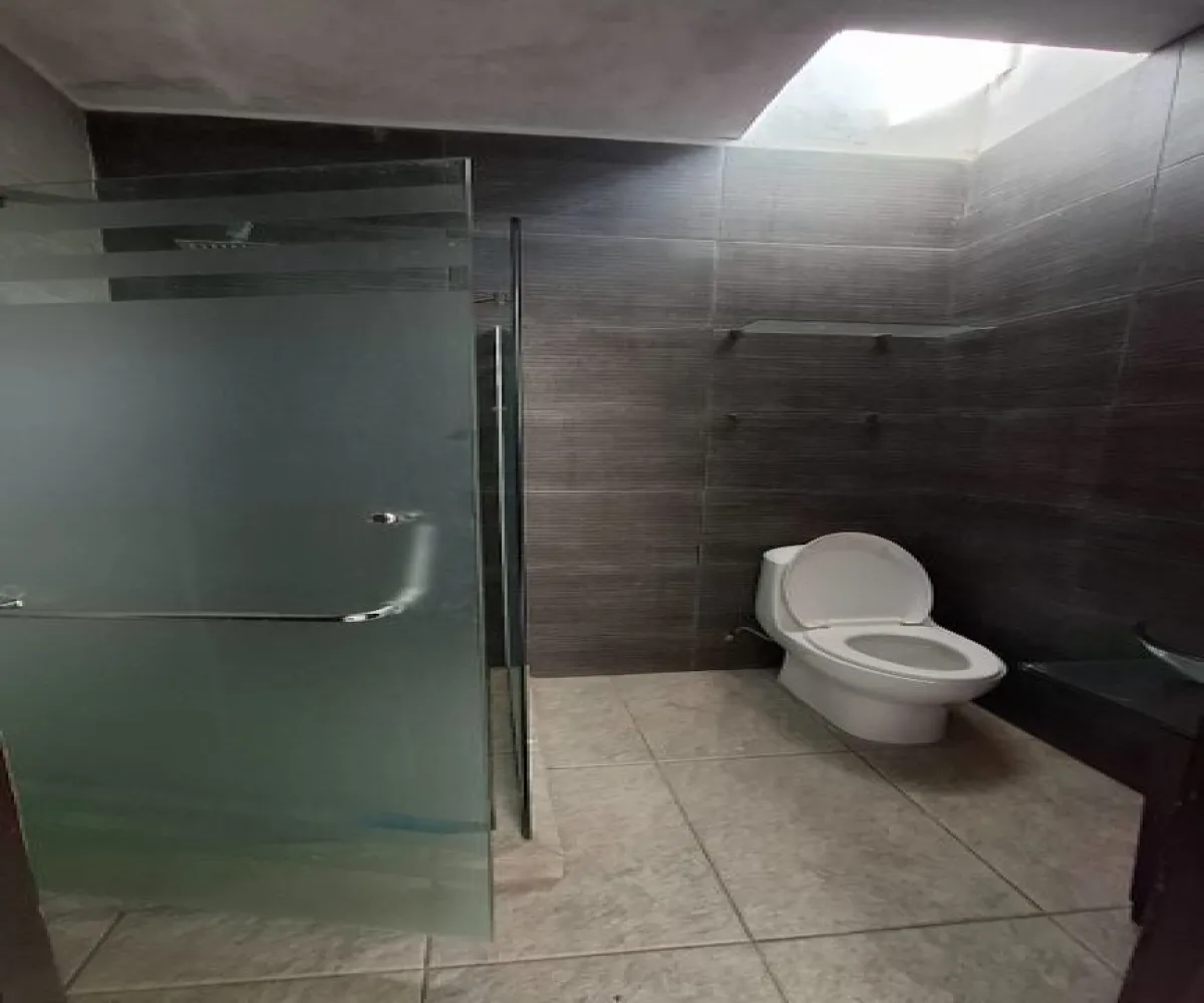 Casa En Renta,Lomas de Independencia,Calle Legalidad 411, Guadalajara, Jalisco 44240, 3 Habitaciones,2 Baños,Calle Legalidad,3,pW4uRh2