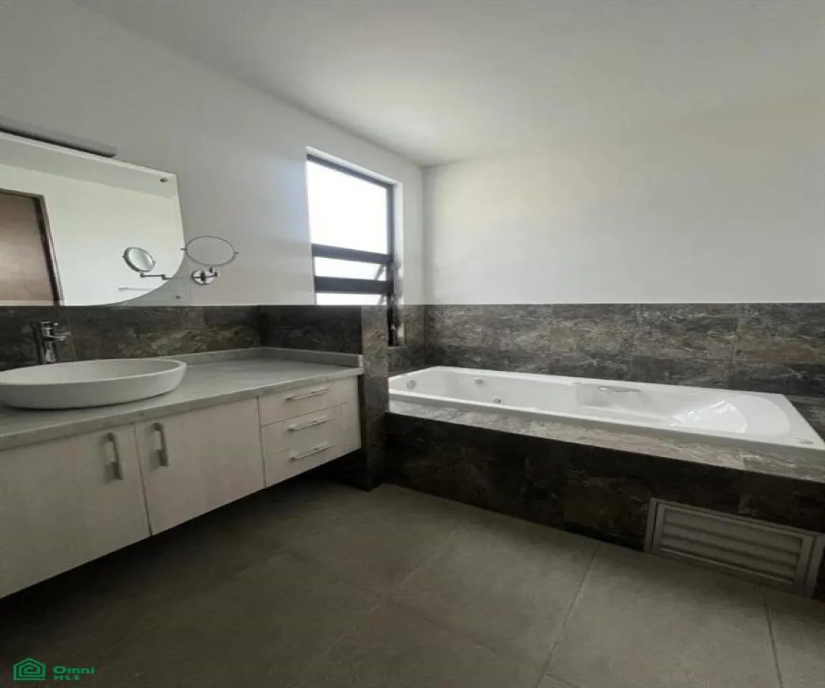 Casa En Renta,Valle Imperial,Blvd Valle Imperial 1664, Zapopan, Jalisco 45134, 2 Habitaciones,3 Baños,Blvd Valle Imperial,MX261071045