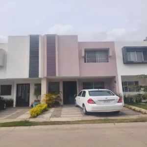 Casa En Venta,Villas de Zapopan,Avenida Valle de San Isidro 260, Zapopan, Jalisco 45133, 2 Habitaciones,3 Baños,Avenida Valle de San Isidro,2,pAKkag4