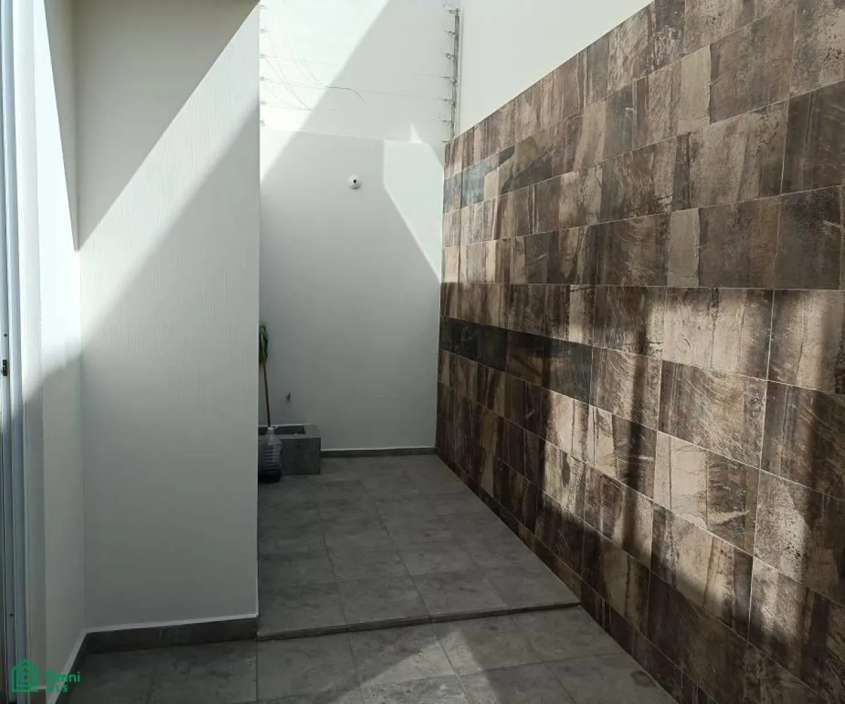 Casa En Renta,Paisajes del Tesoro,Tuxtla #1537, Tlaquepaque, Jalisco 45608, 4 Habitaciones,3 Baños,Tuxtla,3,MX251059830