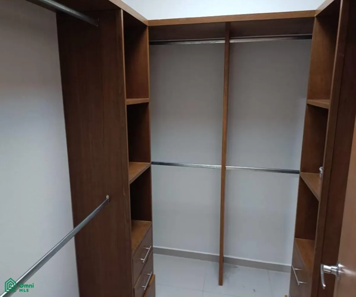 Casa En Renta,Paisajes del Tesoro,Tuxtla #1537, Tlaquepaque, Jalisco 45608, 4 Habitaciones,3 Baños,Tuxtla,3,MX251059830