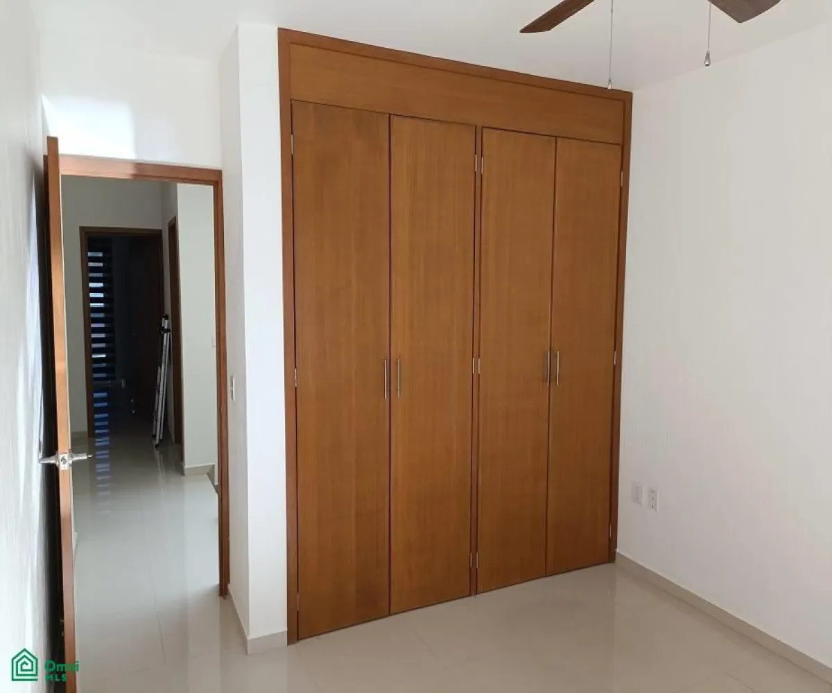 Casa En Renta,Paisajes del Tesoro,Tuxtla #1537, Tlaquepaque, Jalisco 45608, 4 Habitaciones,3 Baños,Tuxtla,3,MX251059830