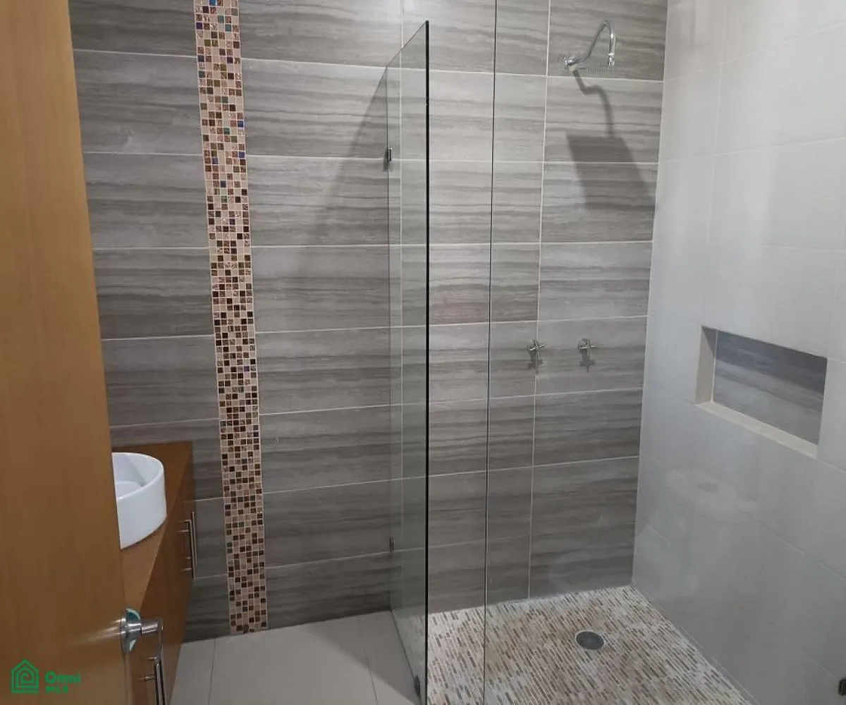 Casa En Renta,Paisajes del Tesoro,Tuxtla #1537, Tlaquepaque, Jalisco 45608, 4 Habitaciones,3 Baños,Tuxtla,3,MX251059830