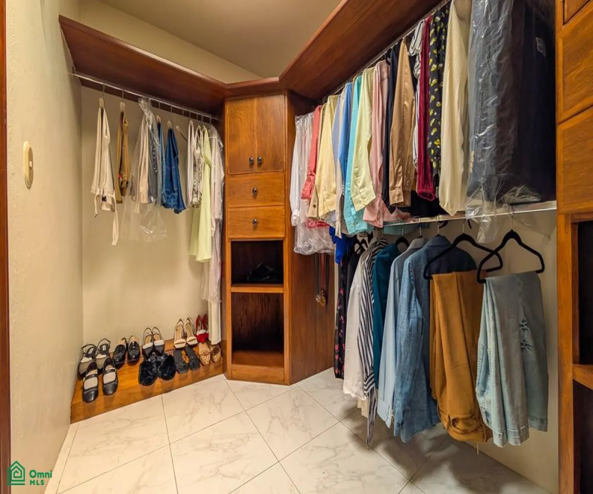 Casa En Venta,Virreyes Residencial,Paseo de Los Virreyes 706, Zapopan, Jalisco 45110, 4 Habitaciones,3 Baños,Paseo de Los Virreyes,2,MX251061499