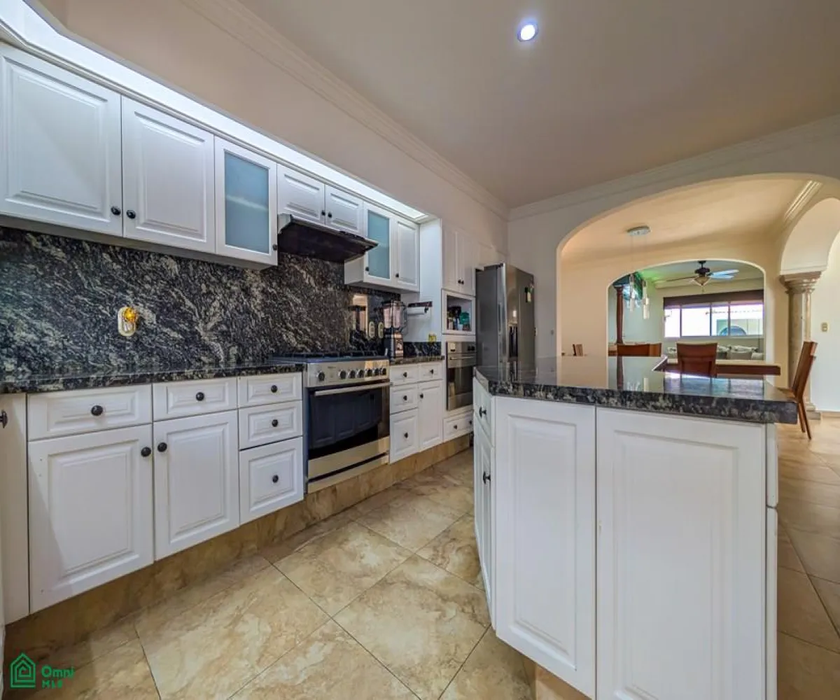 Casa En Venta,Virreyes Residencial,Paseo de Los Virreyes 706, Zapopan, Jalisco 45110, 4 Habitaciones,3 Baños,Paseo de Los Virreyes,2,MX251061499