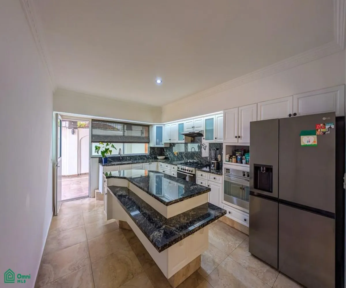 Casa En Venta,Virreyes Residencial,Paseo de Los Virreyes 706, Zapopan, Jalisco 45110, 4 Habitaciones,3 Baños,Paseo de Los Virreyes,2,MX251061499