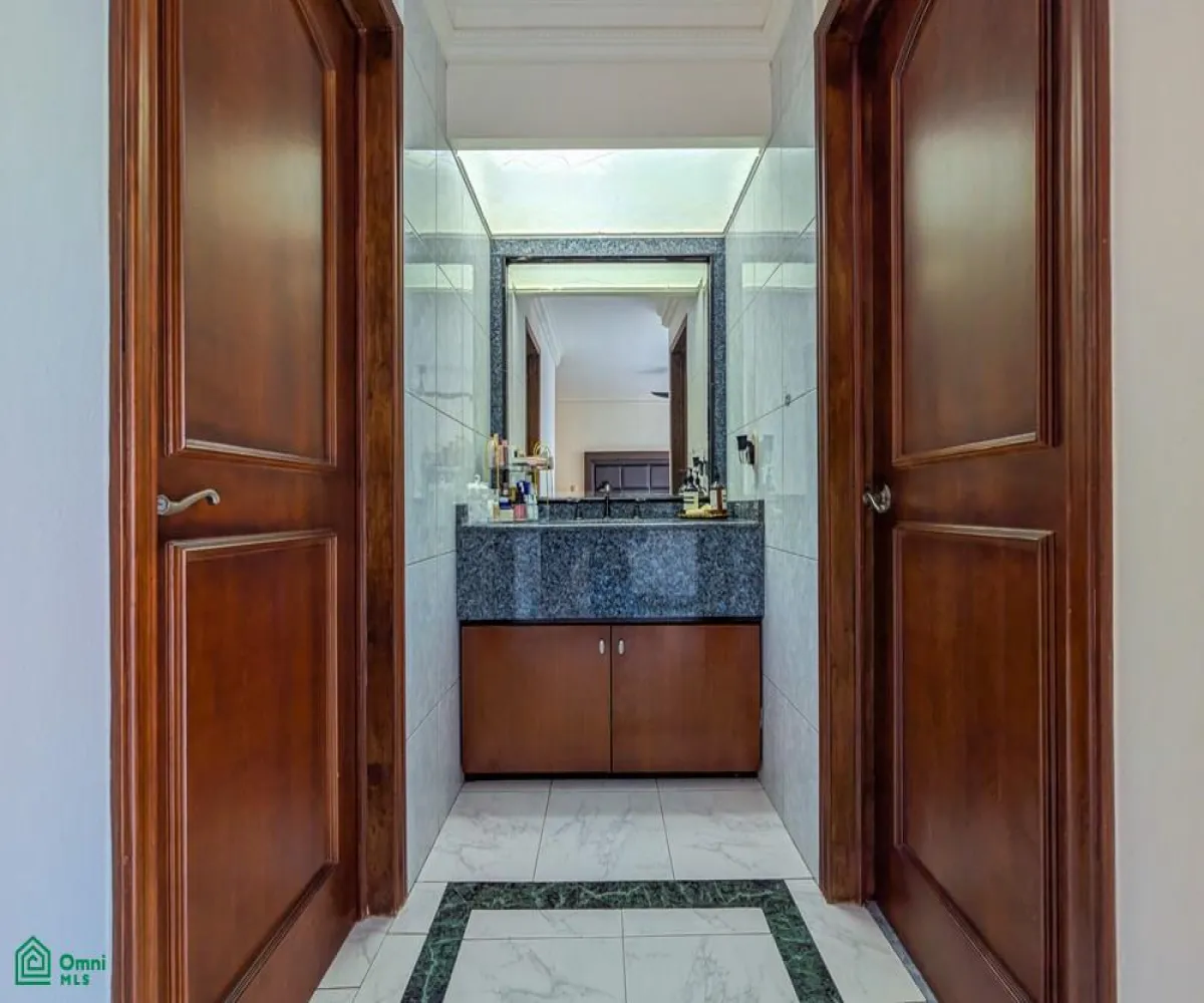 Casa En Venta,Virreyes Residencial,Paseo de Los Virreyes 706, Zapopan, Jalisco 45110, 4 Habitaciones,3 Baños,Paseo de Los Virreyes,2,MX251061499