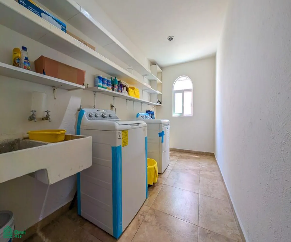 Casa En Venta,Virreyes Residencial,Paseo de Los Virreyes 706, Zapopan, Jalisco 45110, 4 Habitaciones,3 Baños,Paseo de Los Virreyes,2,MX251061499