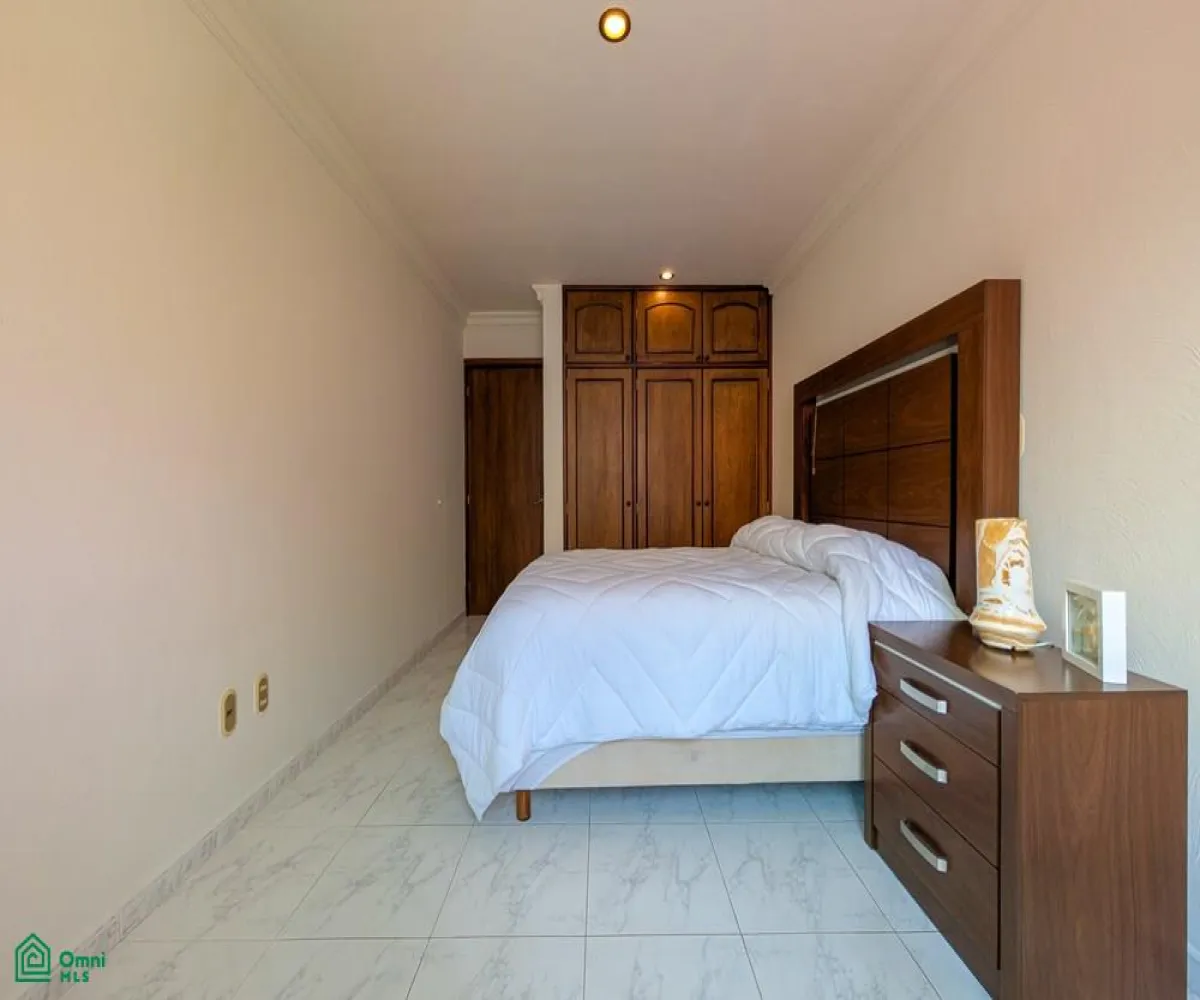 Casa En Venta,Virreyes Residencial,Paseo de Los Virreyes 706, Zapopan, Jalisco 45110, 4 Habitaciones,3 Baños,Paseo de Los Virreyes,2,MX251061499