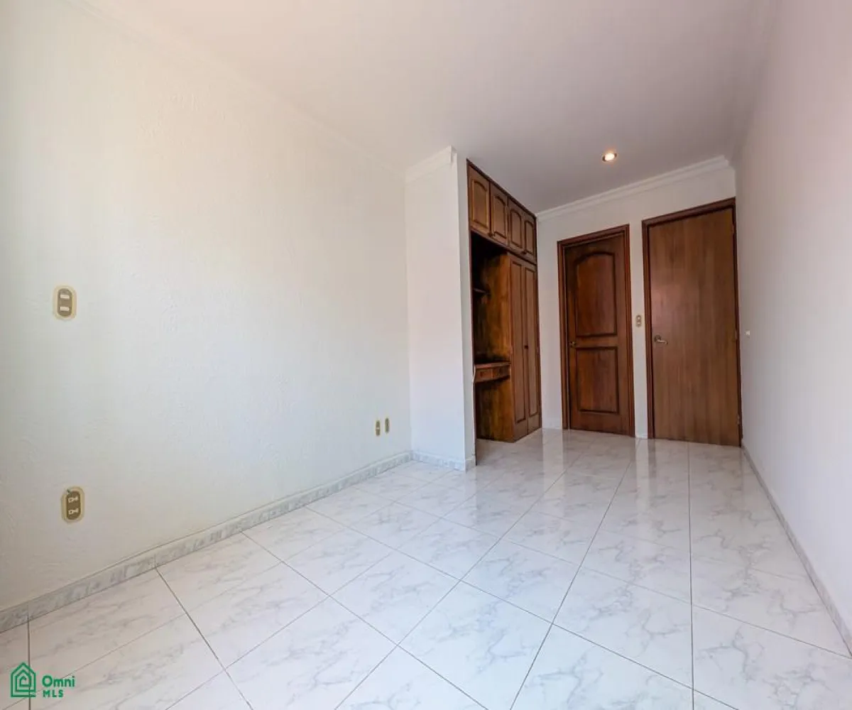 Casa En Venta,Virreyes Residencial,Paseo de Los Virreyes 706, Zapopan, Jalisco 45110, 4 Habitaciones,3 Baños,Paseo de Los Virreyes,2,MX251061499