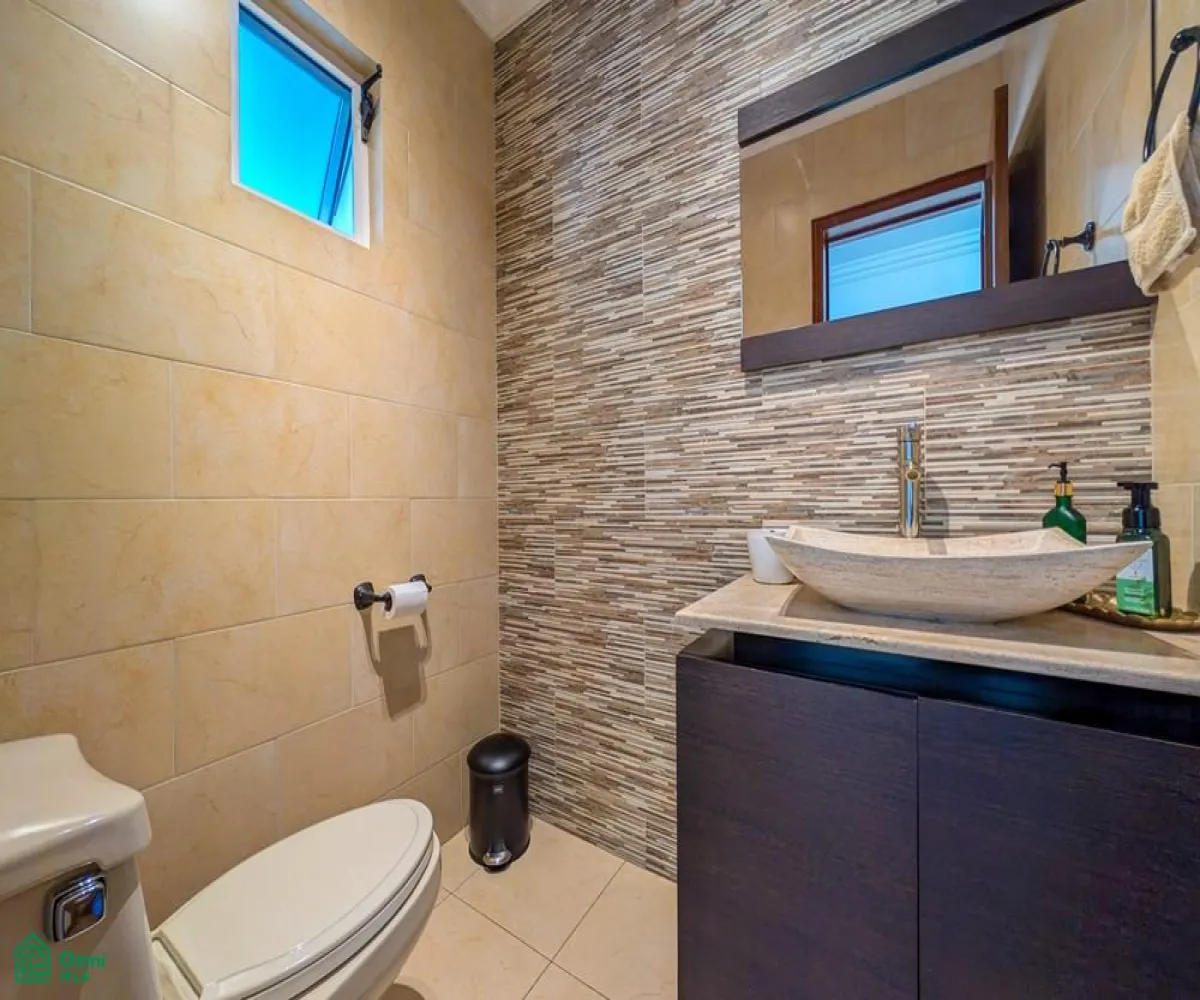 Casa En Venta,Virreyes Residencial,Paseo de Los Virreyes 706, Zapopan, Jalisco 45110, 4 Habitaciones,3 Baños,Paseo de Los Virreyes,2,MX251061499