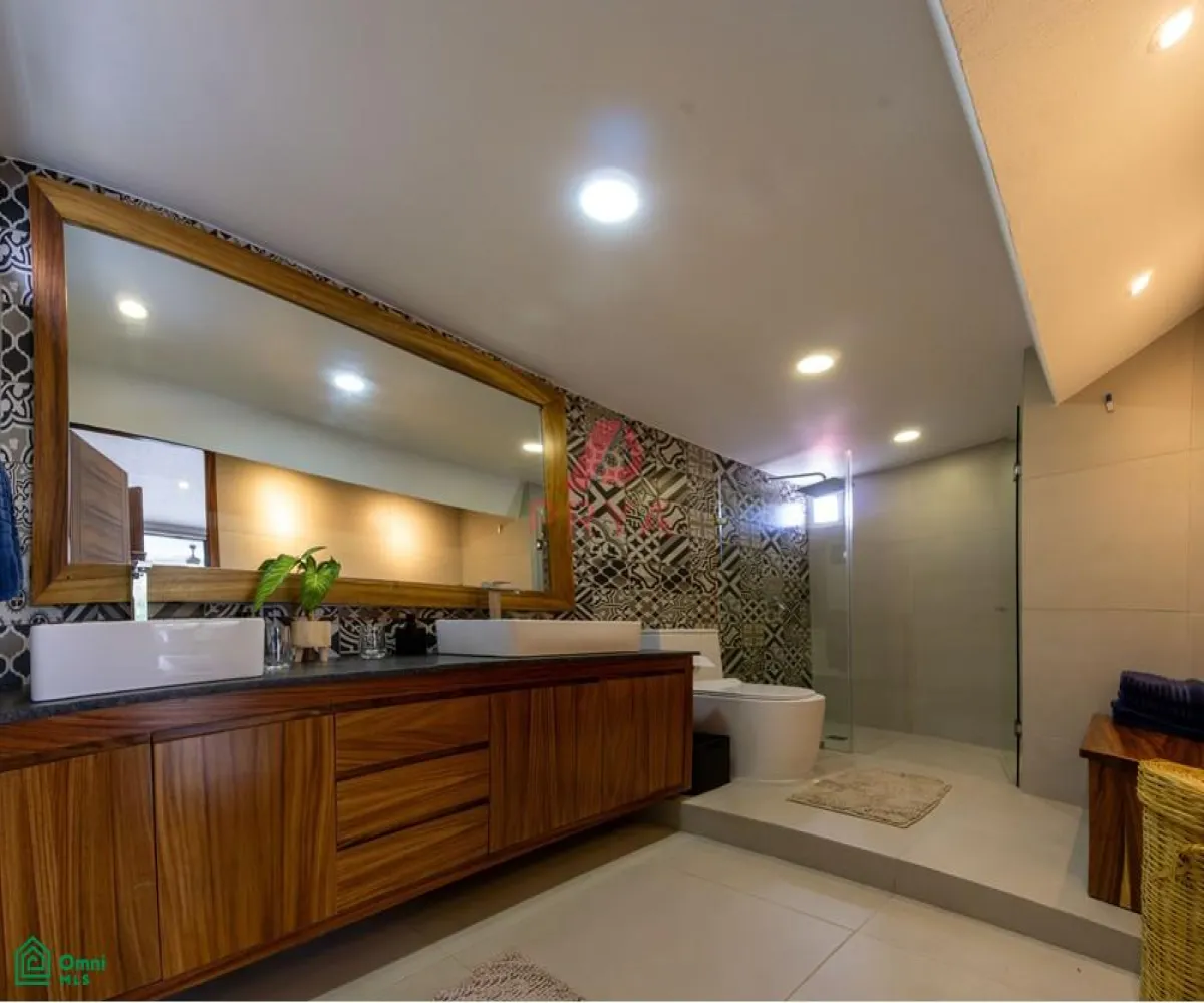 Casa En Venta,Fraccionamiento Chulavista,condominio en condominio bugambilias #Carr #k60 S/N, Chapala, Jalisco 45920, 7 Habitaciones,7 Baños,condominio en condominio bugambilias #Carr #k60,2,MX251063625