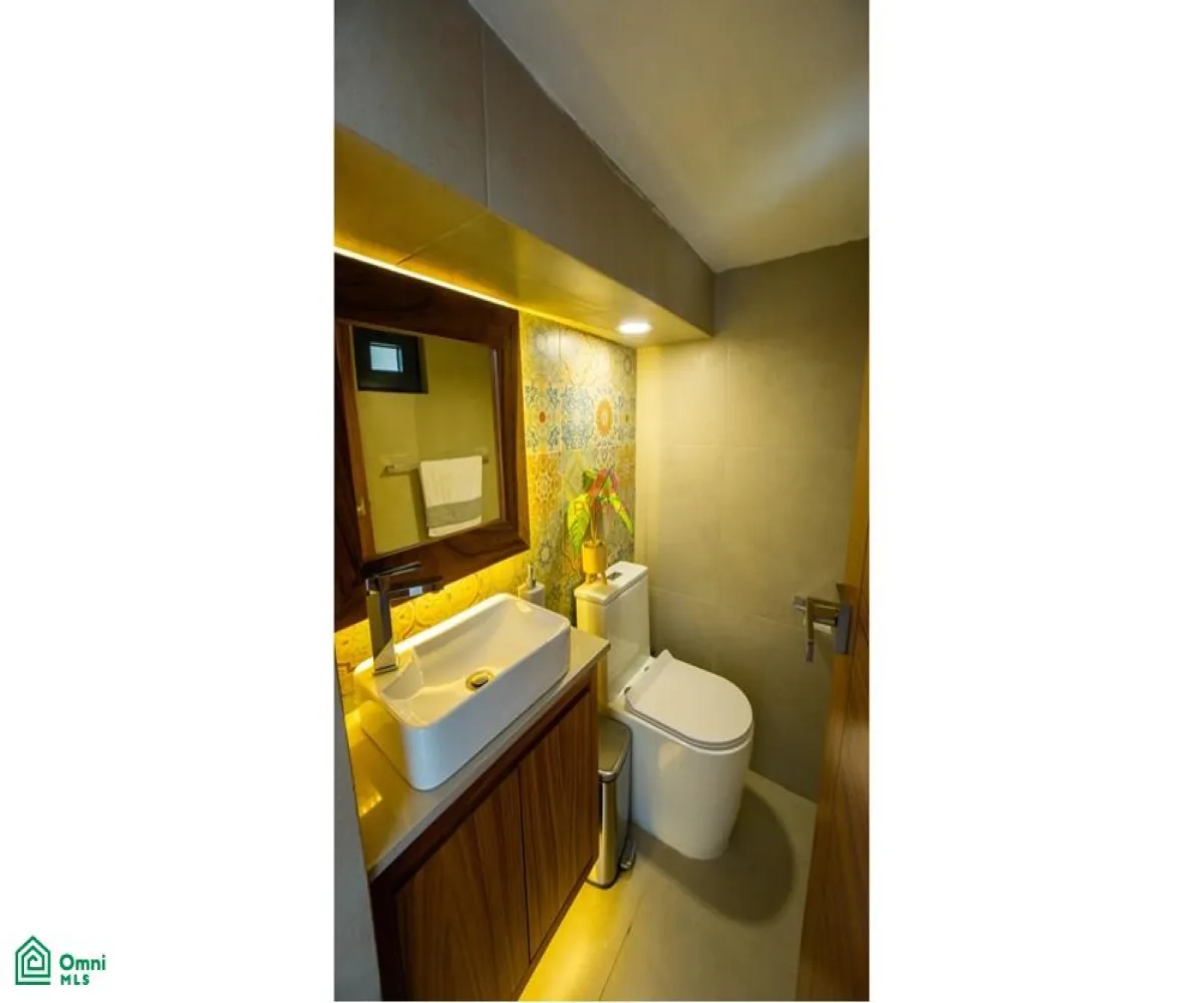 Casa En Venta,Fraccionamiento Chulavista,condominio en condominio bugambilias #Carr #k60 S/N, Chapala, Jalisco 45920, 7 Habitaciones,7 Baños,condominio en condominio bugambilias #Carr #k60,2,MX251063625