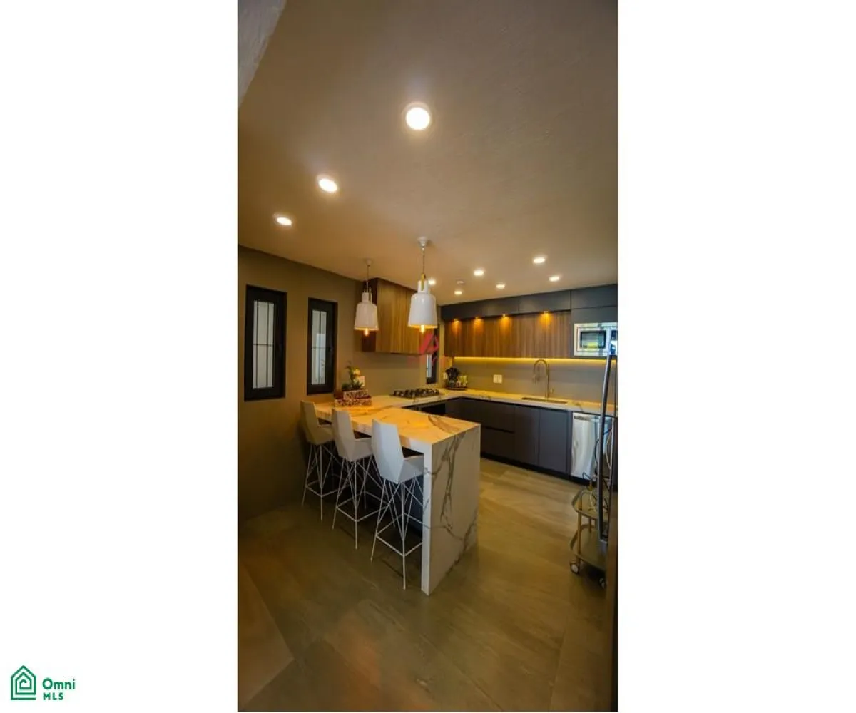 Casa En Venta,Fraccionamiento Chulavista,condominio en condominio bugambilias #Carr #k60 S/N, Chapala, Jalisco 45920, 7 Habitaciones,7 Baños,condominio en condominio bugambilias #Carr #k60,2,MX251063625