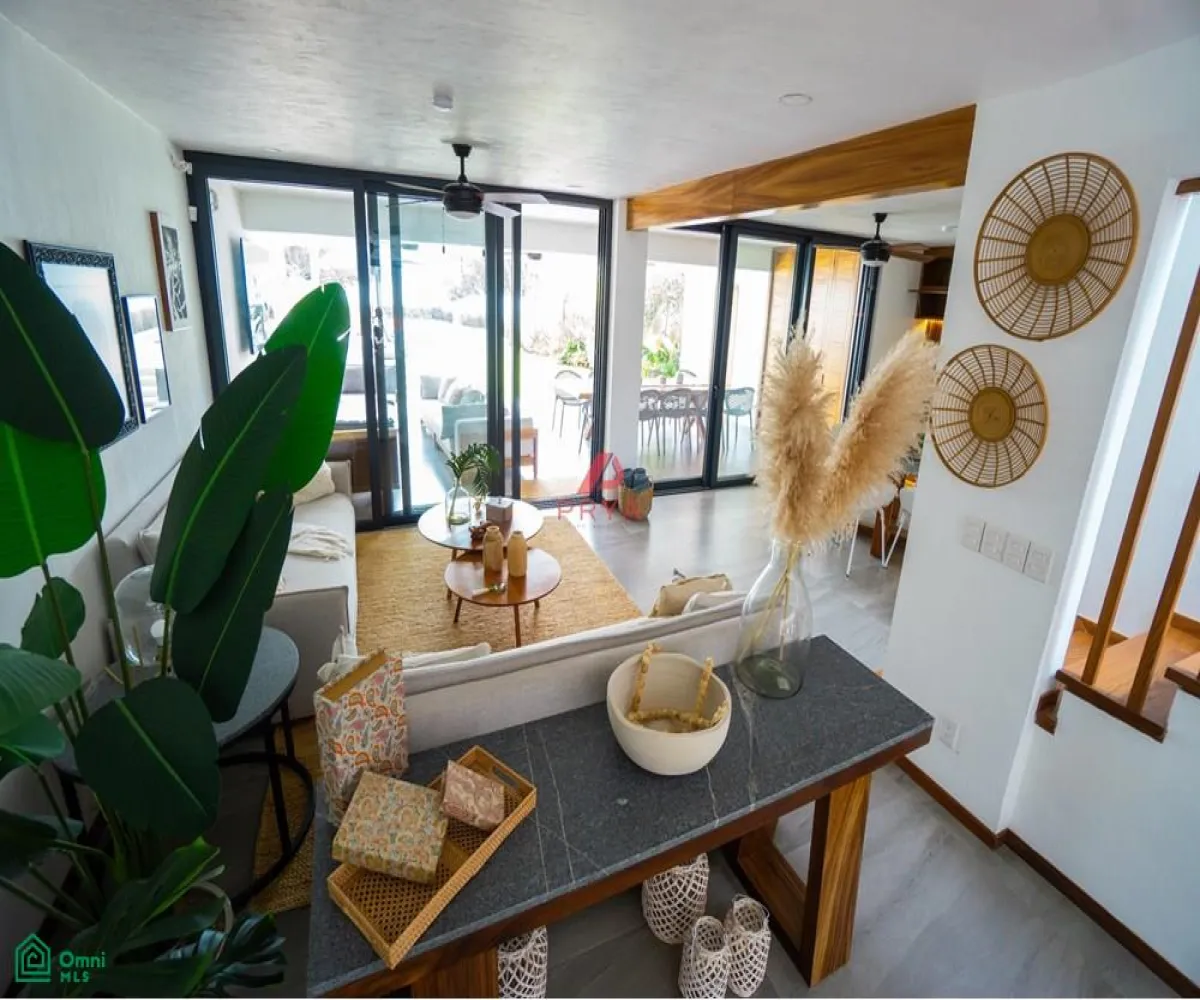 Casa En Venta,Fraccionamiento Chulavista,condominio en condominio bugambilias #Carr #k60 S/N, Chapala, Jalisco 45920, 7 Habitaciones,7 Baños,condominio en condominio bugambilias #Carr #k60,2,MX251063625