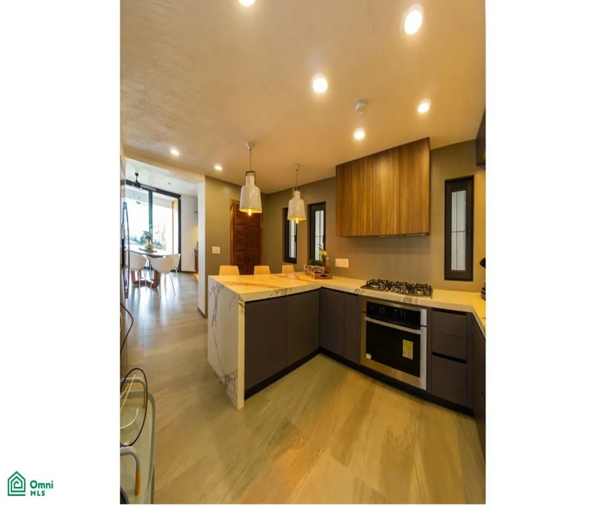 Casa En Venta,Fraccionamiento Chulavista,condominio en condominio bugambilias #Carr #k60 S/N, Chapala, Jalisco 45920, 7 Habitaciones,7 Baños,condominio en condominio bugambilias #Carr #k60,2,MX251063625