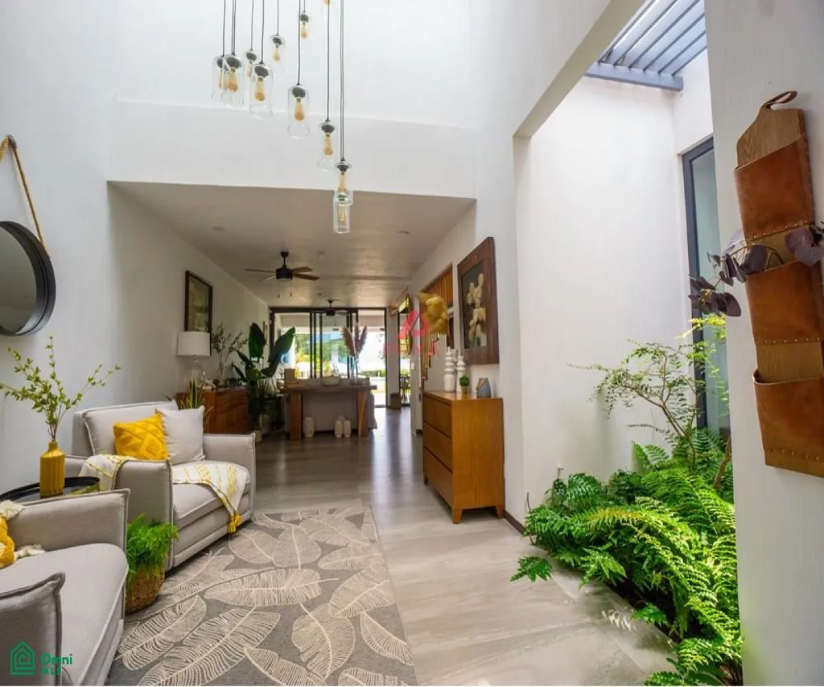 Casa En Venta,Fraccionamiento Chulavista,condominio en condominio bugambilias #Carr #k60 S/N, Chapala, Jalisco 45920, 7 Habitaciones,7 Baños,condominio en condominio bugambilias #Carr #k60,2,MX251063625
